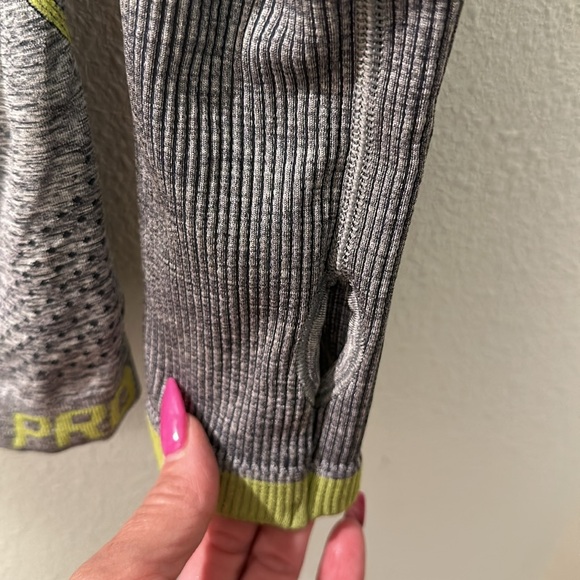 Nike Pro hooded top - Picture 3 of 7